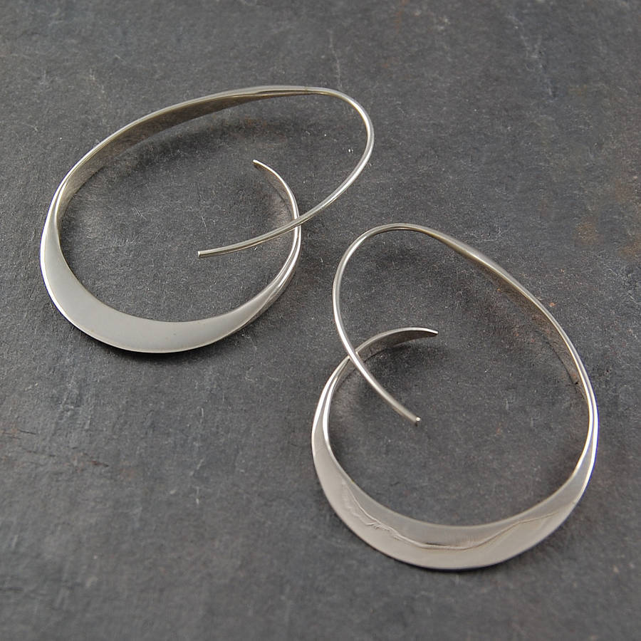 Lora – Boucles d’Oreilles Spirales Élégantes
