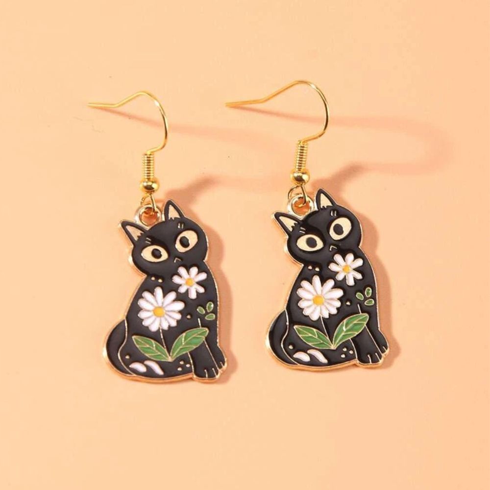 Polly – Boucles d’Oreilles Chat Rétro Élégantes