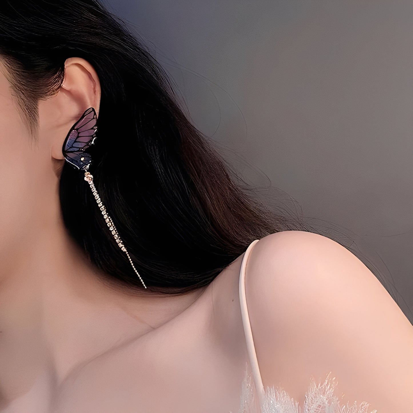 Lydia – Boucles Papillon Pailletées Pendantes