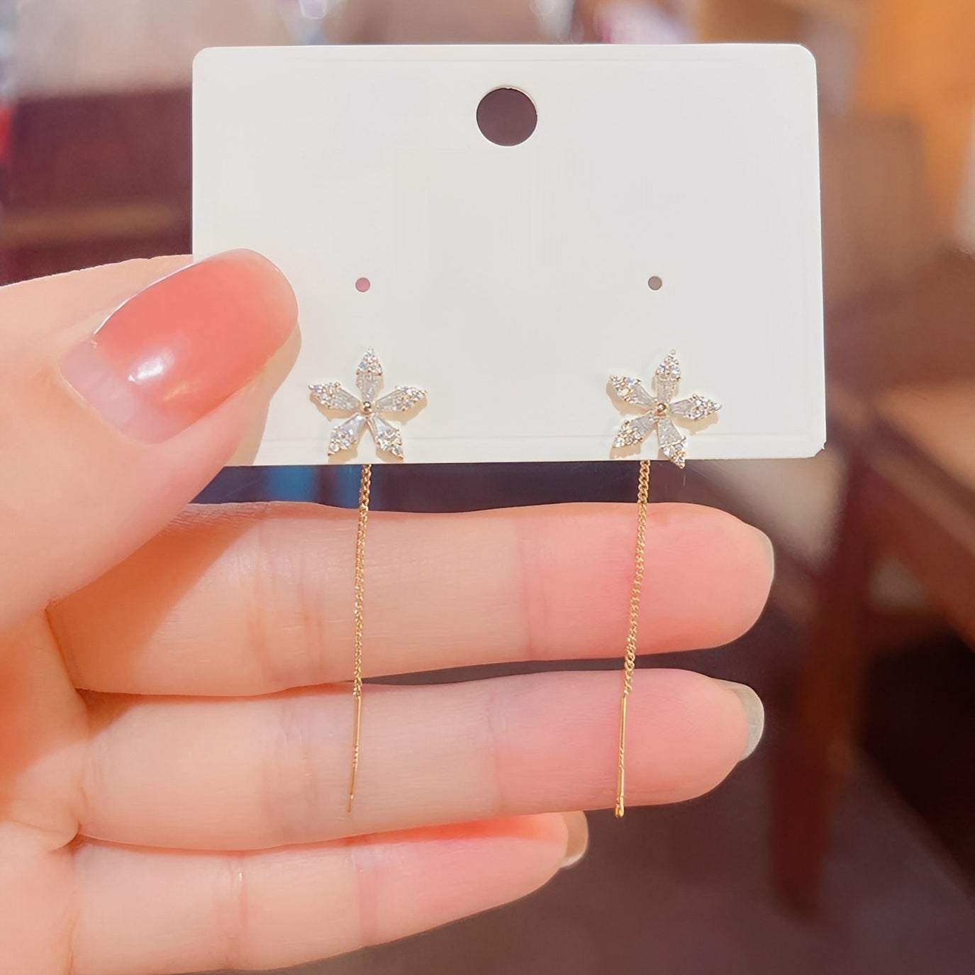Sophie – Boucles d'Oreilles Diamants en Fil Fleur (Paire)
