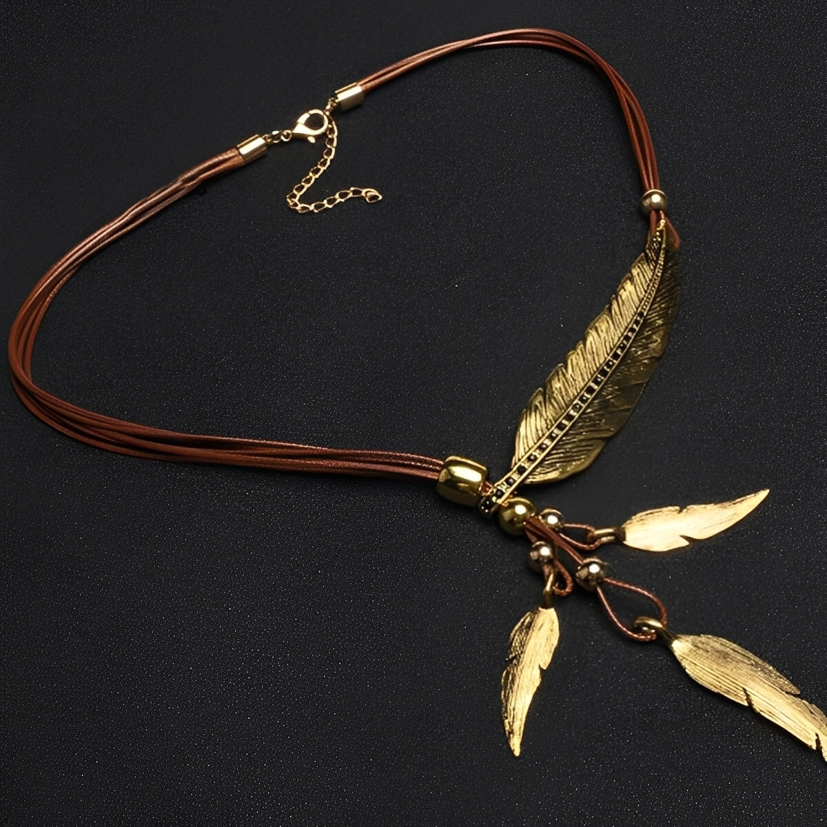 Ariane – Collier Raphia Boho Feuilles