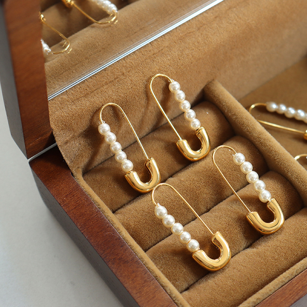 Boucles d'oreilles épingles de sûreté - Boucles d'oreilles délicates avec perles fraîches
