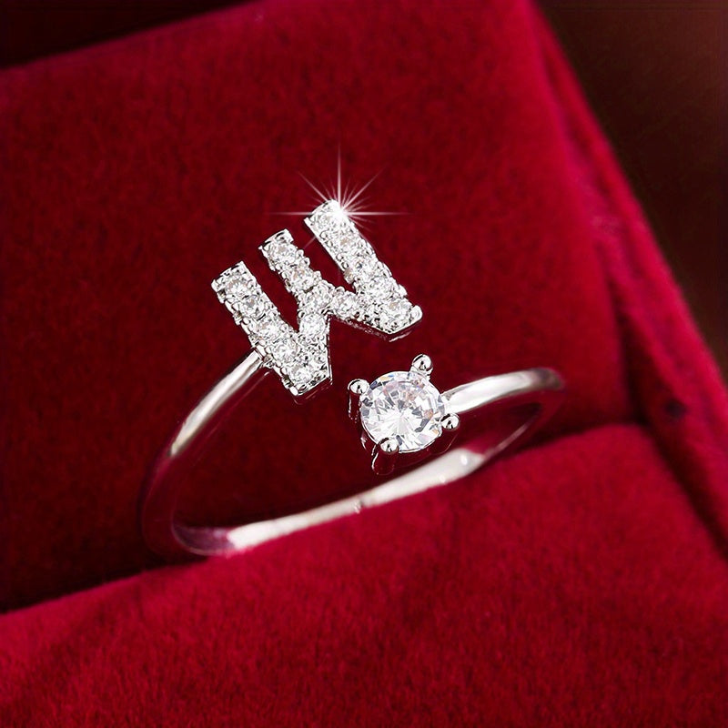 Nova – Bague Moderne Ouverte avec Initiale et Cubic Zirconia
