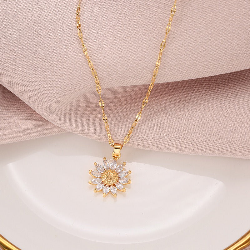 Jennie – Collier Tournesol en Cristal et Finition Dorée