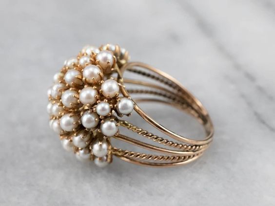 Alma – Bague Dorée Incrustée de Perles