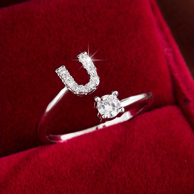 Nova – Bague Moderne Ouverte avec Initiale et Cubic Zirconia