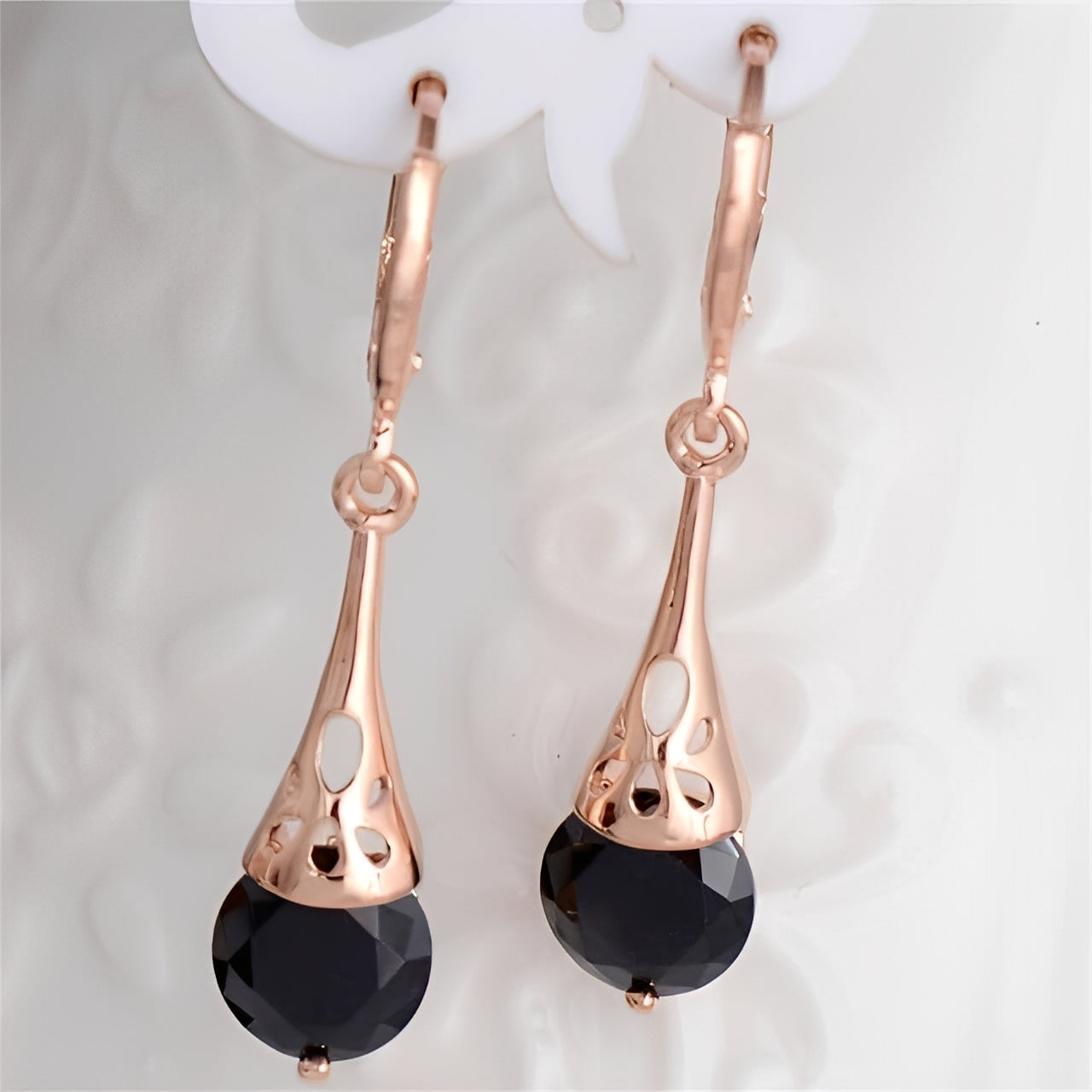 Ciela – Boucles Or Rose & Saphir Blanc