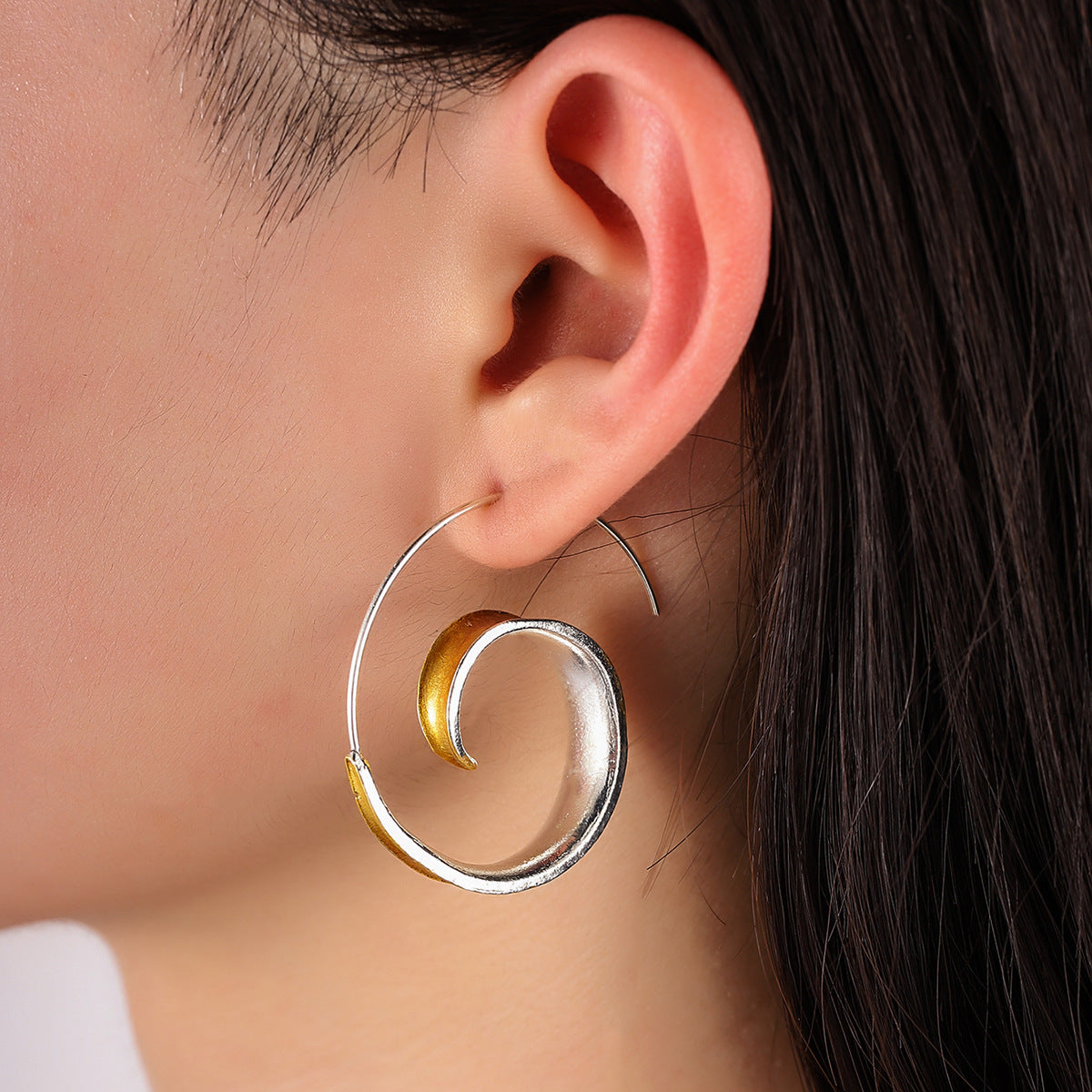 The Wave of Style – Boucles d'Oreilles Spirales Vintage