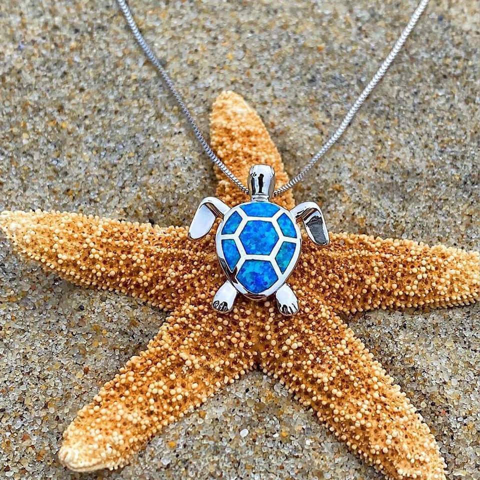 Kailea – Parure Tortue en Opale et Argent (Collier + Boucles d’Oreilles)