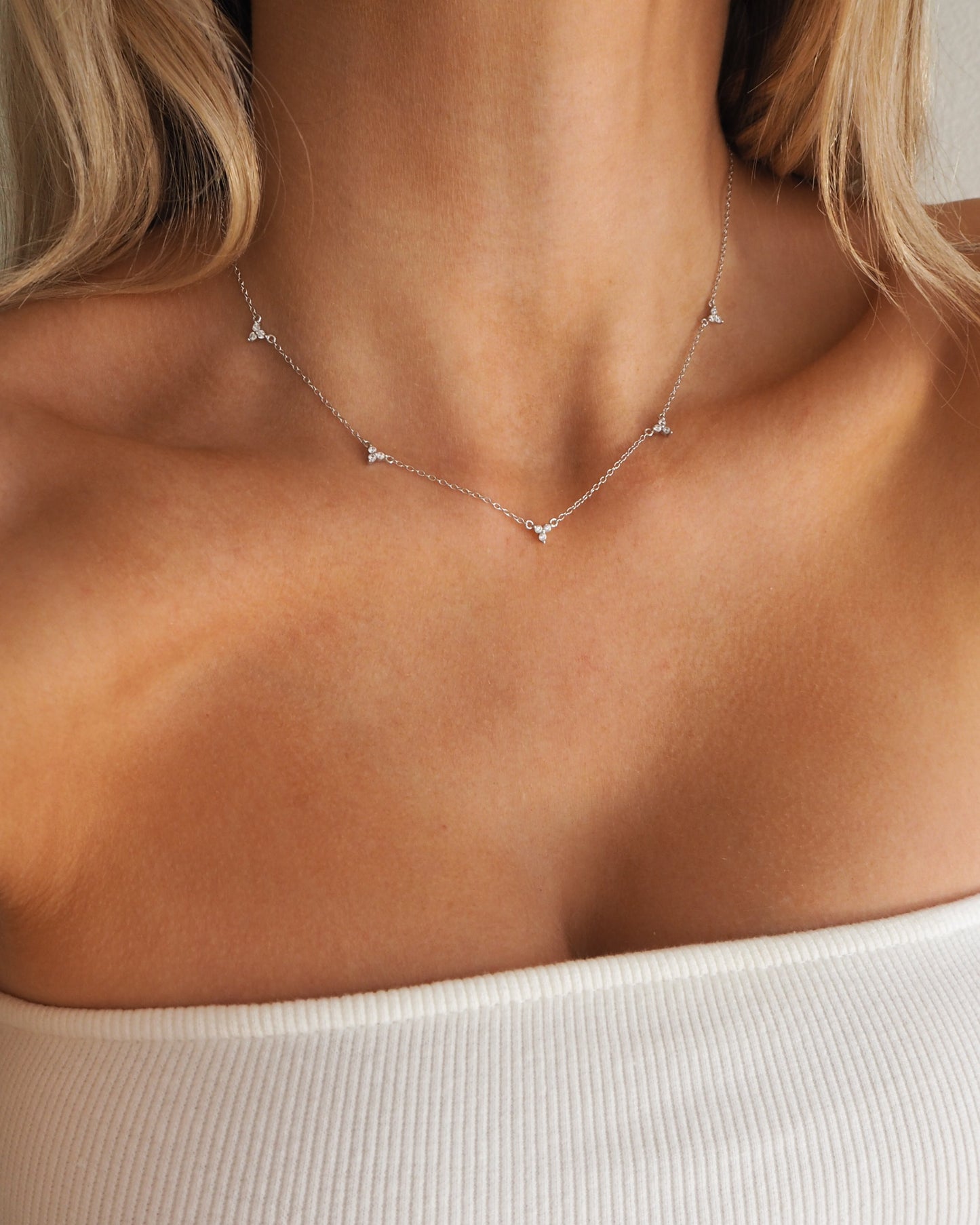 Collier en argent avec cluster de cristaux