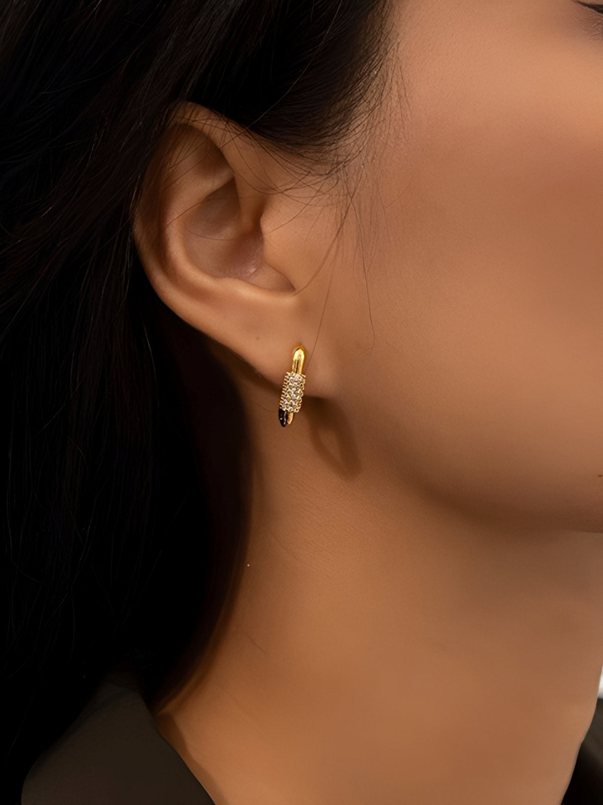 Stacey – Boucles d’Oreilles Carrées Pavées de Zirconium