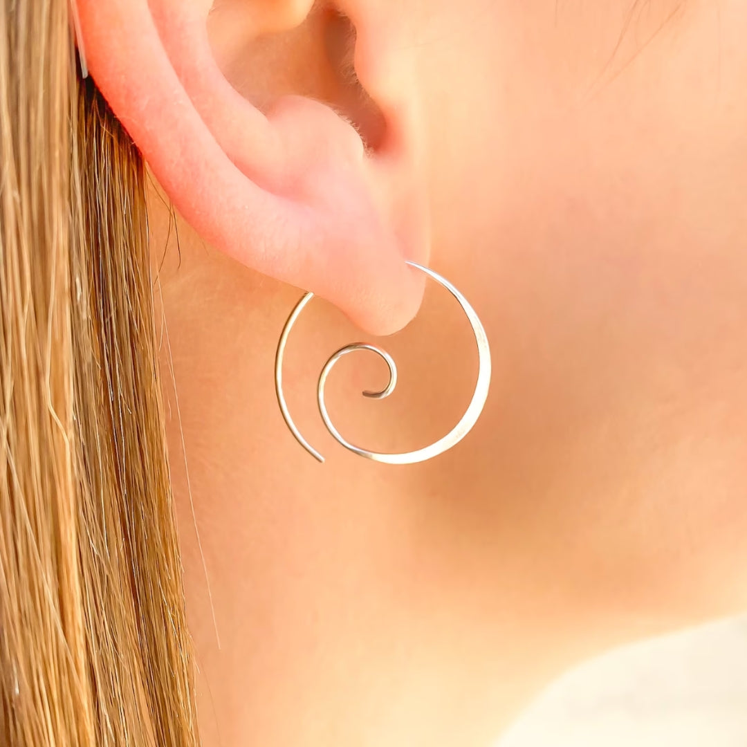 Yara – Boucles d'Oreilles Boho en Spirale en Argent