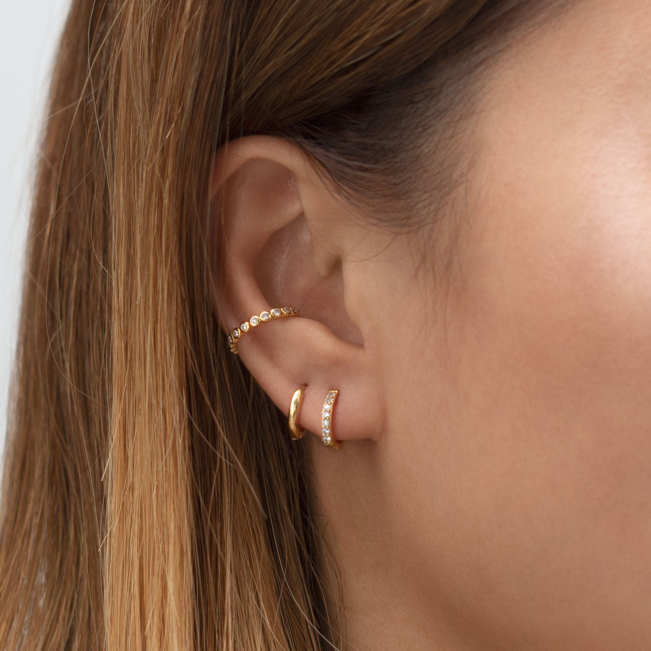 Pave - Boucles d'oreilles Huggie en zircon
