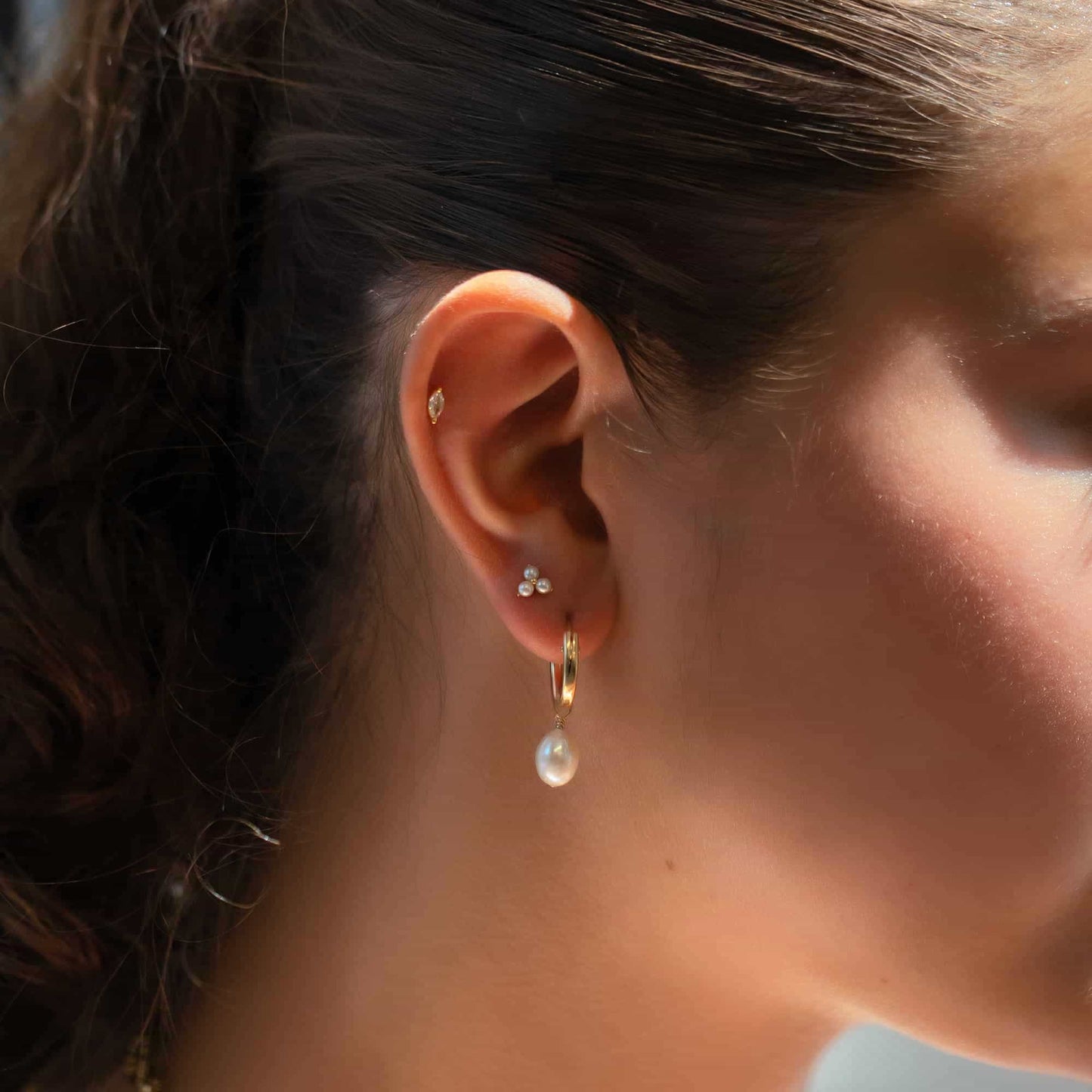 Isabella - Clous d'oreilles Trinity en perles
