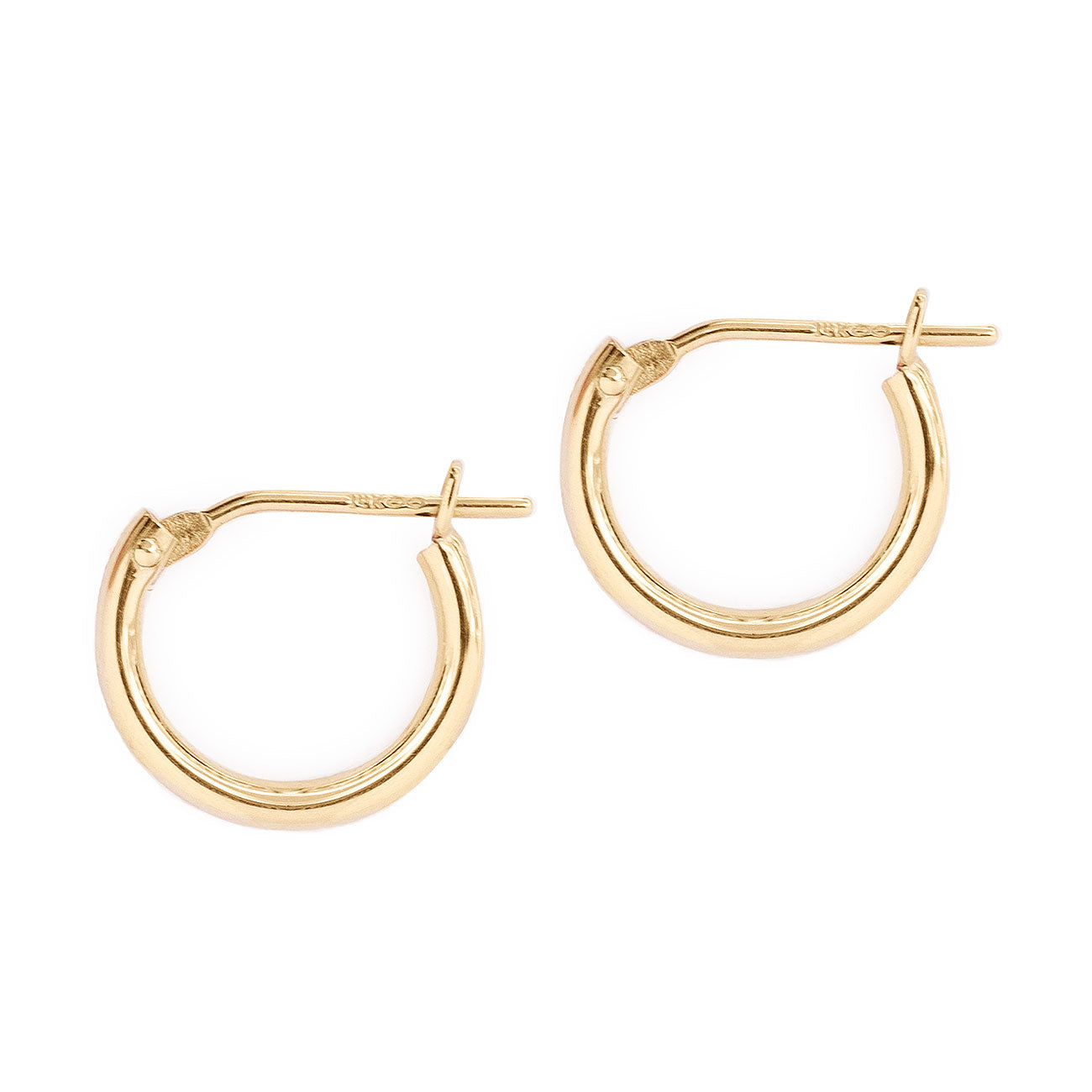 Les boucles d'oreilles Huggie Hoop classiques
