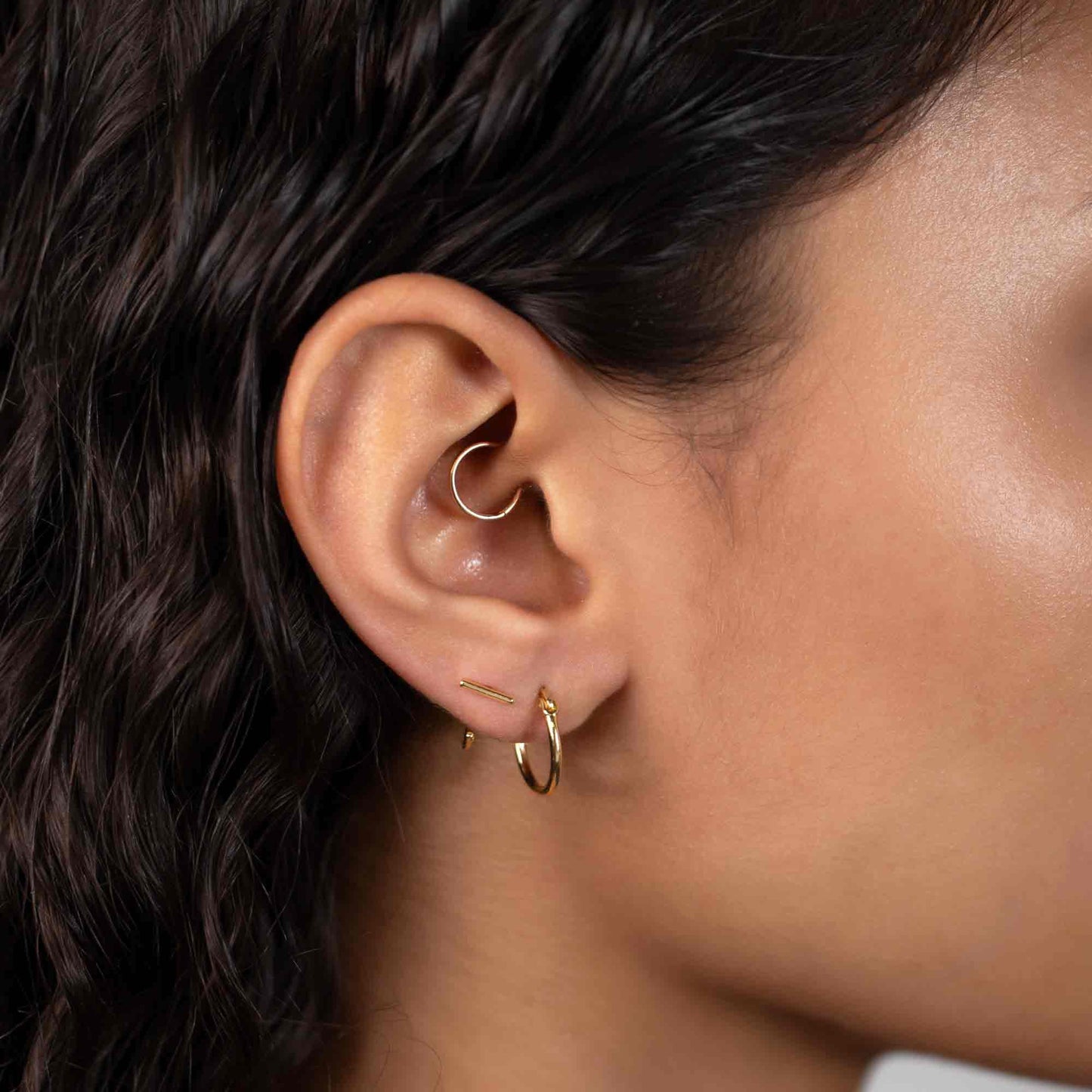 Rima - Boucles d'oreilles Huggie Bar