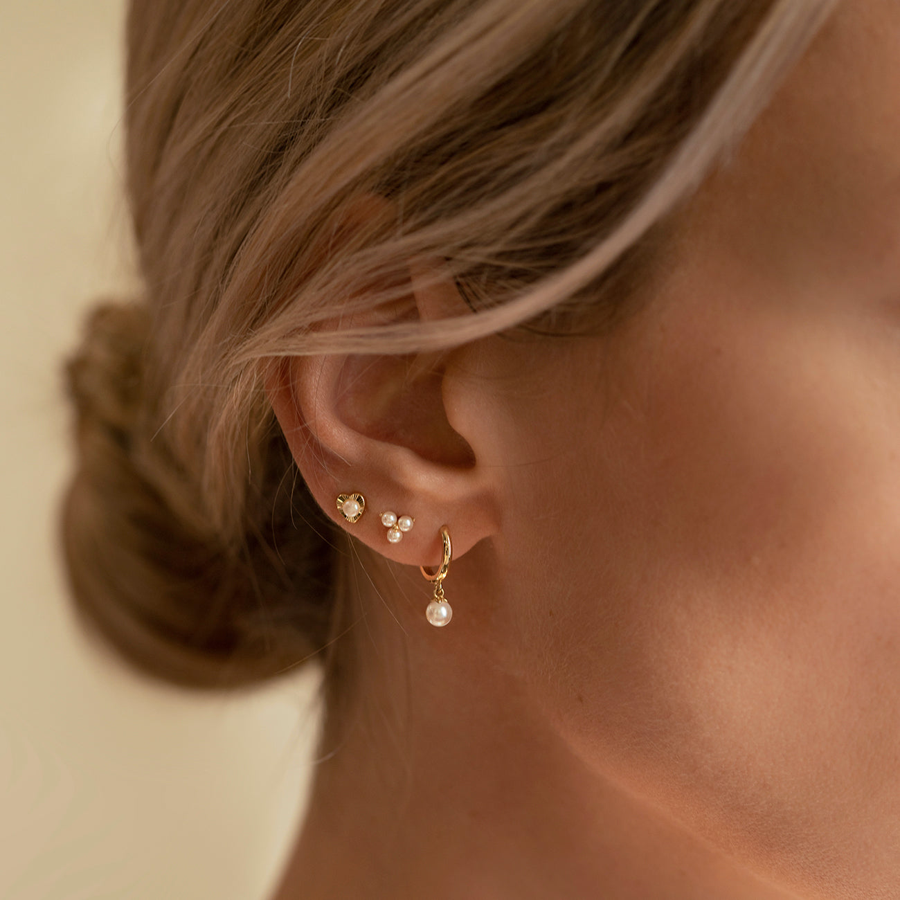 Isabella - Clous d'oreilles Trinity en perles