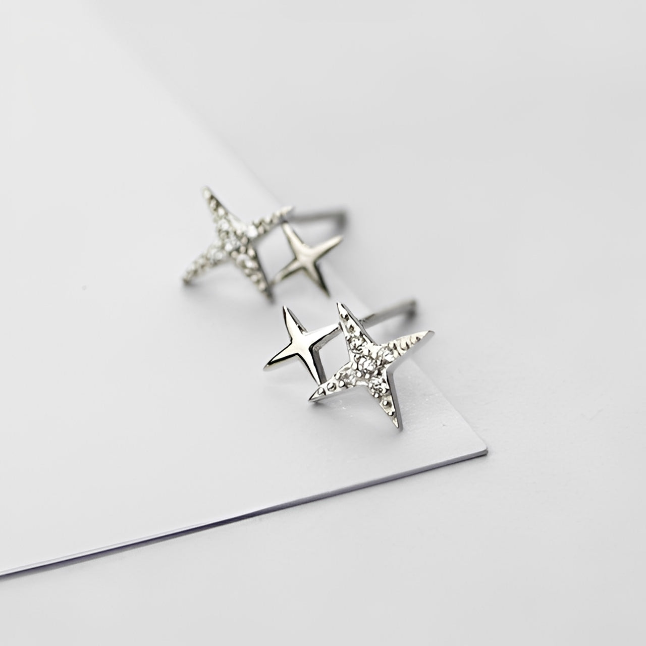 Iya – Boucles d'Oreilles Étoile en Or avec Cubic Zirconia