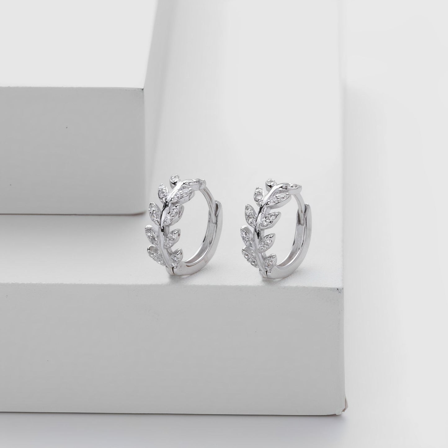Estela – Boucles d'Oreilles Élégantes avec Cubiques 5A et Argent