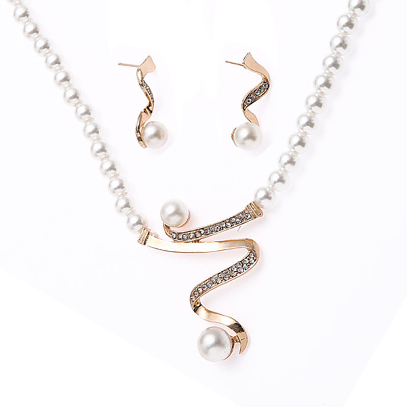 Mina – Ensemble Collier et Boucles d'Ores Perles assortis