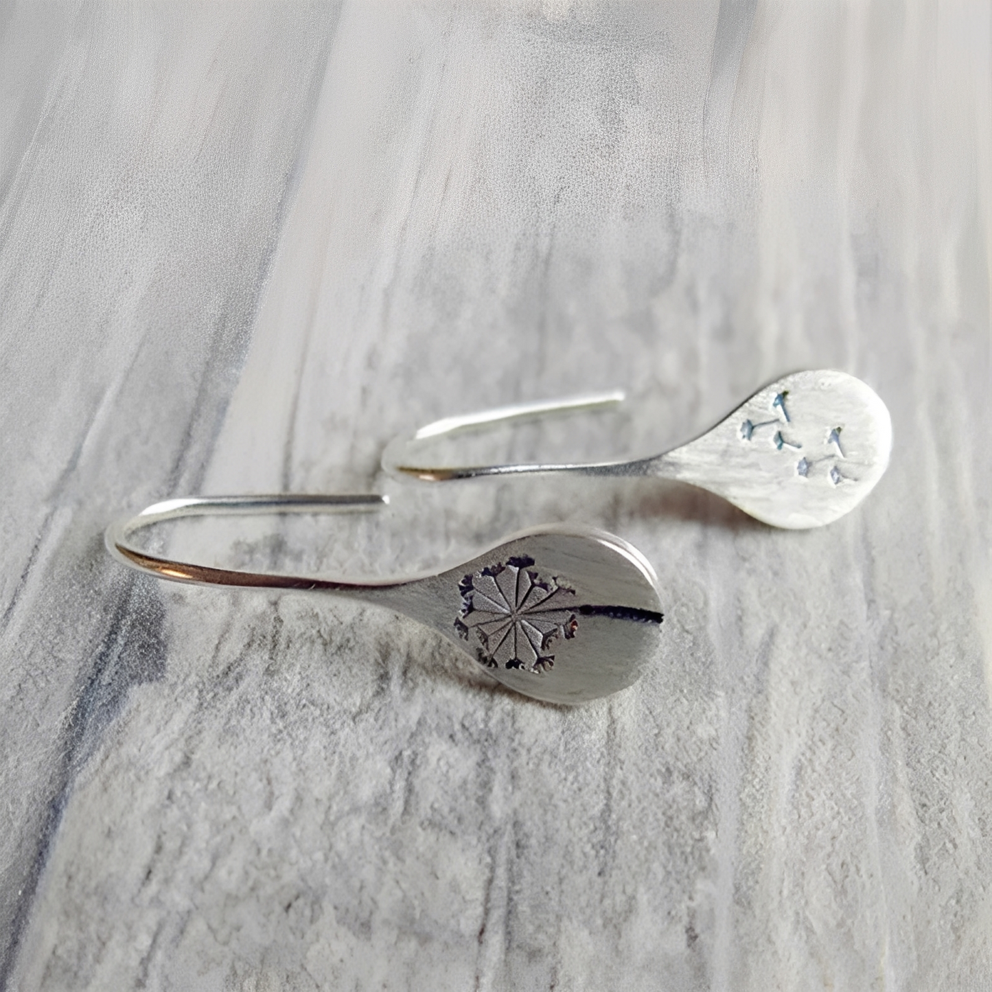 Yara – Boucles d'Oreilles Feuille de Pissenlit en Argent 925