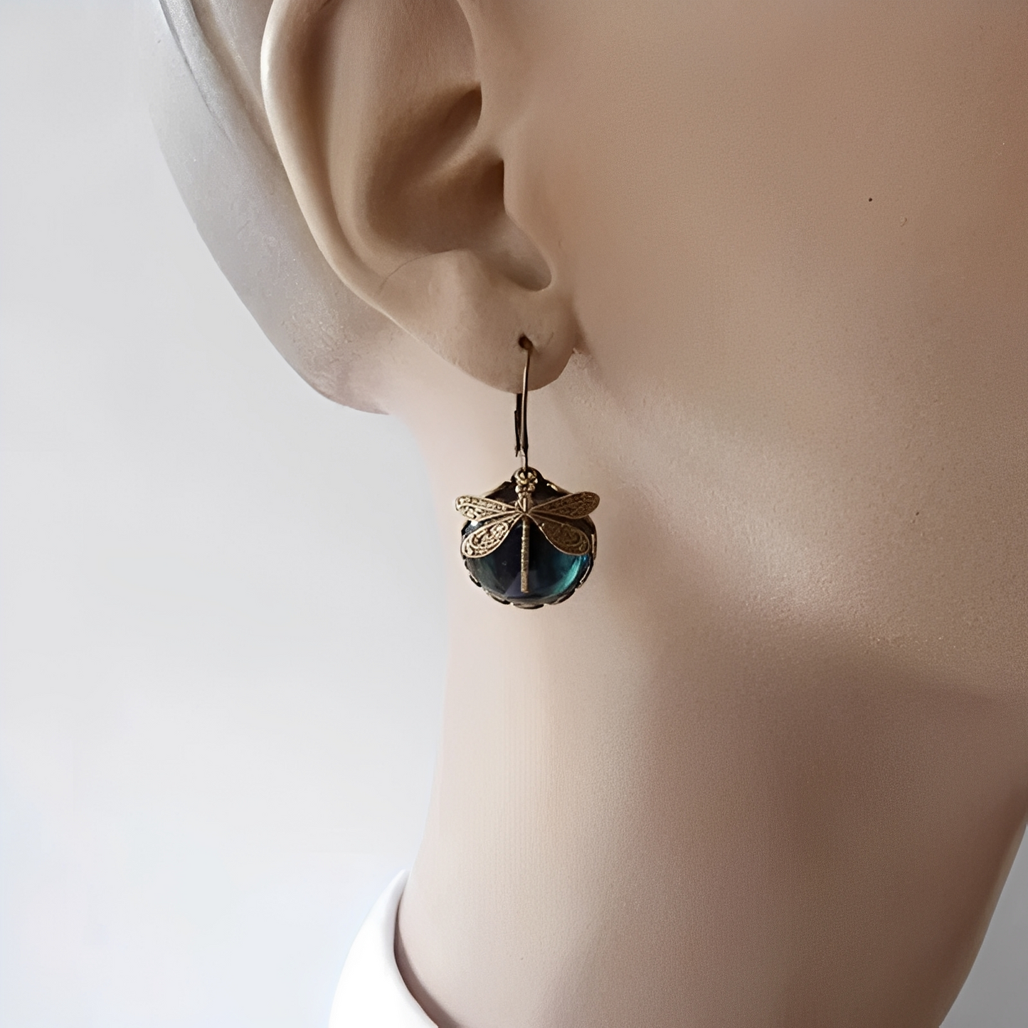Bianca – Boucles d’Oreilles Élégantes Libellule Or Antique