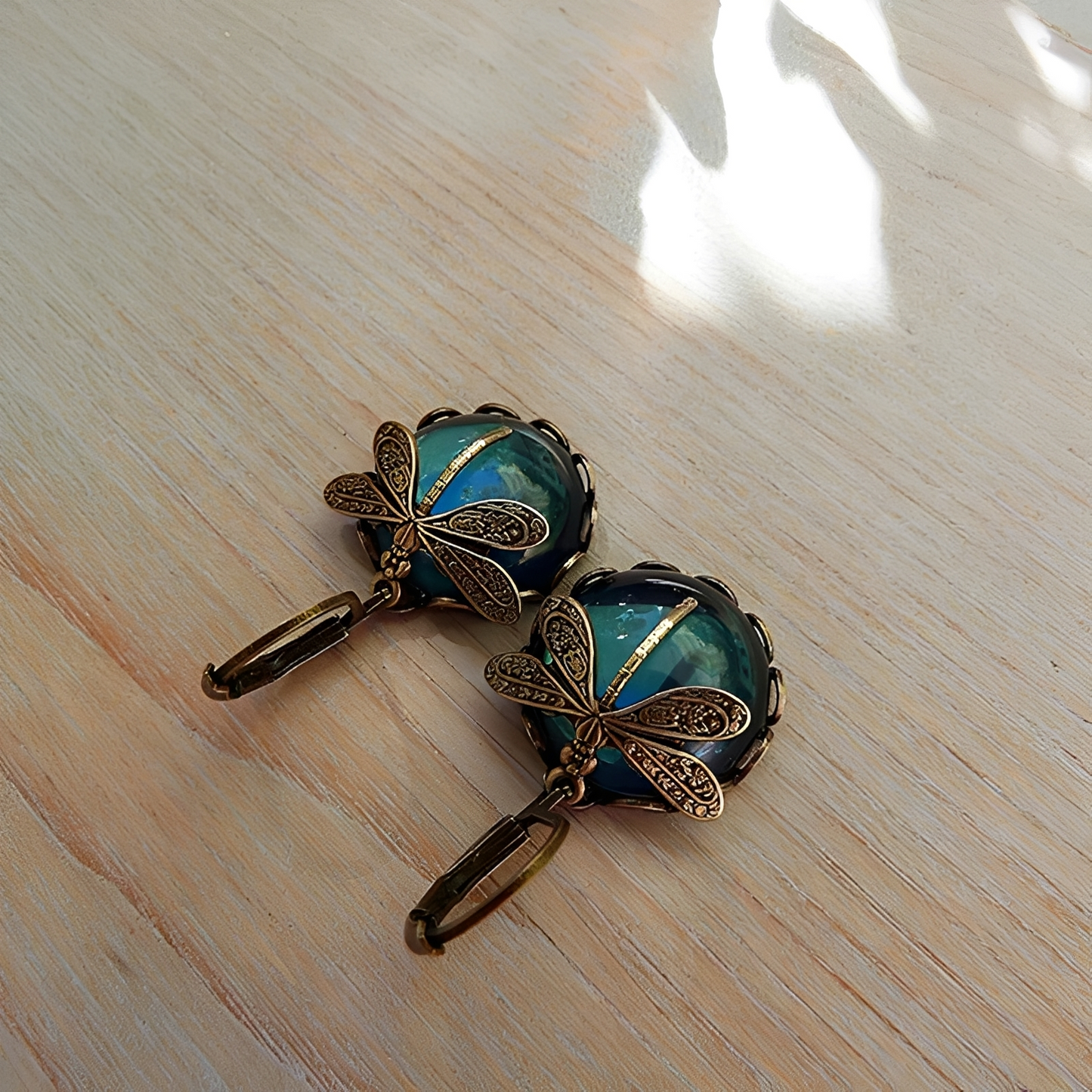Bianca – Boucles d’Oreilles Élégantes Libellule Or Antique