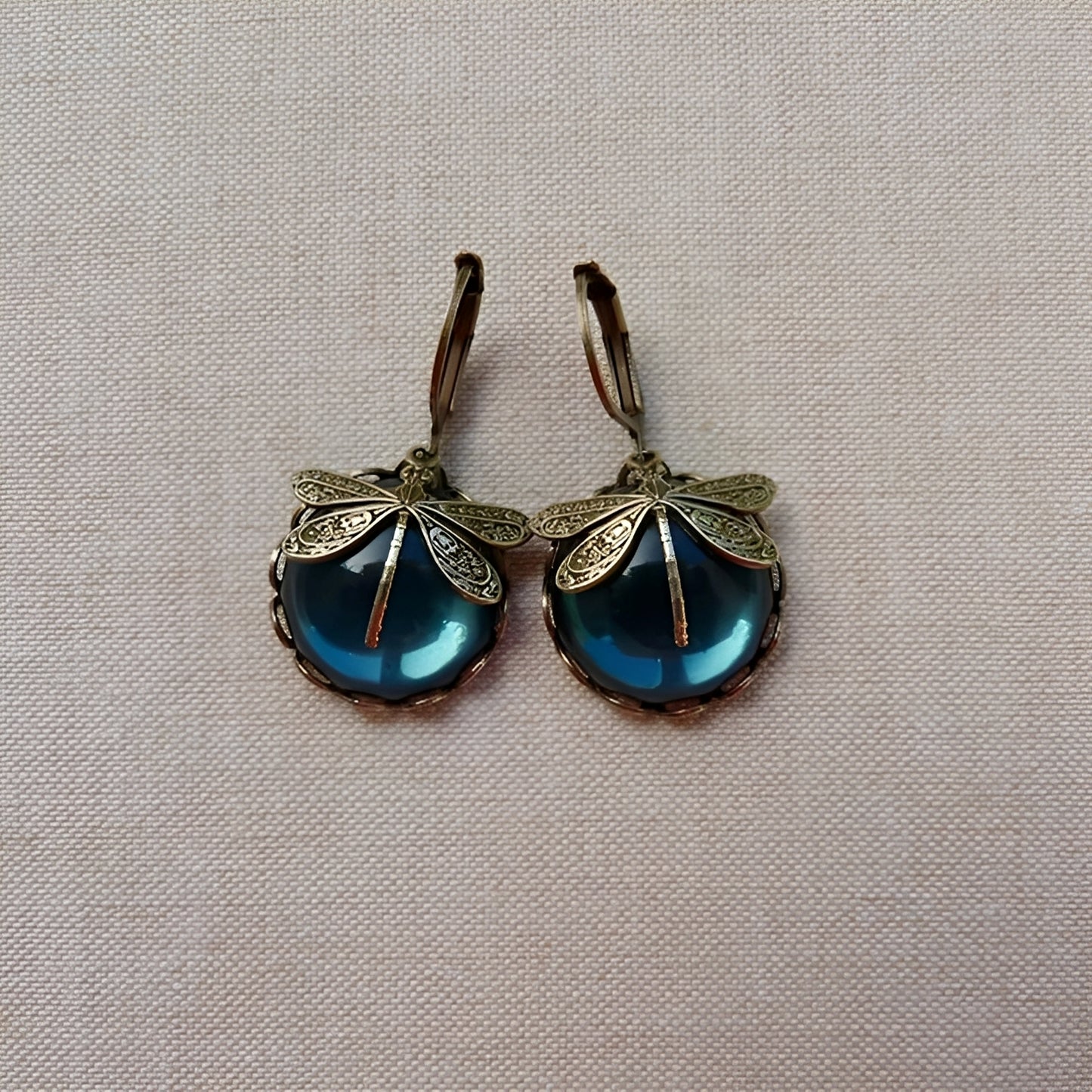 Bianca – Boucles d’Oreilles Élégantes Libellule Or Antique