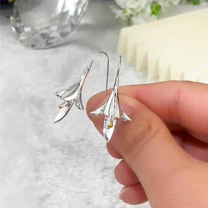 Lina – Boucles d'Oreilles Fleur en Argent