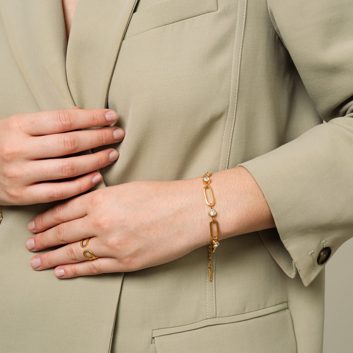 Gwen – Bracelet Chaîne Maillons Ovales et Pierre Doré