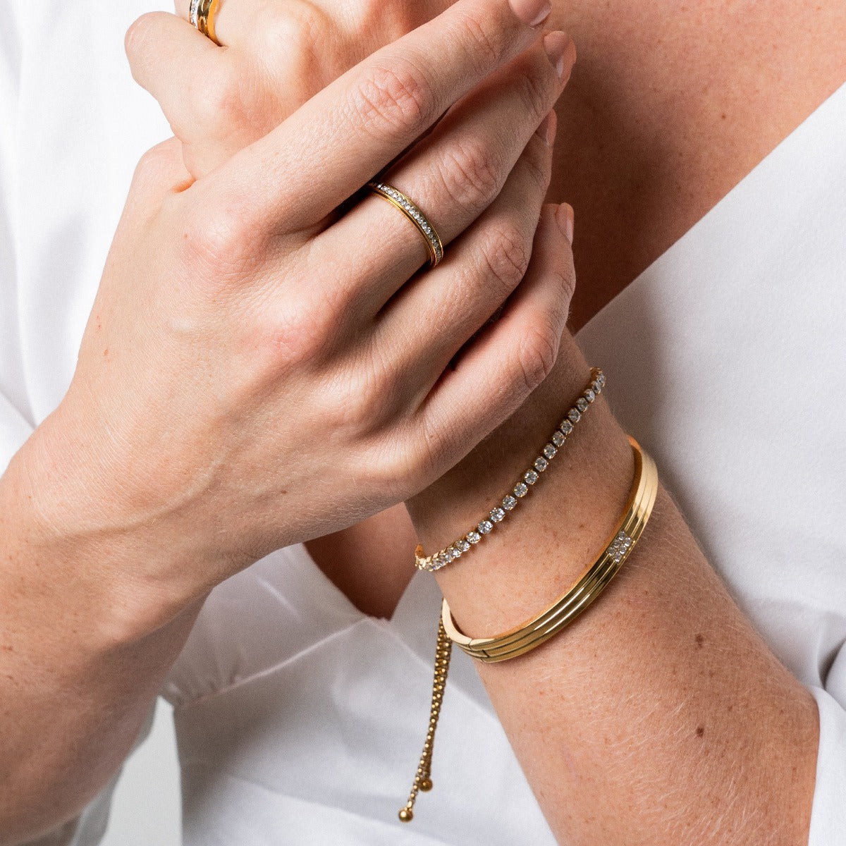Charry – Bracelet Jonc Orné de Pierre Sculptée