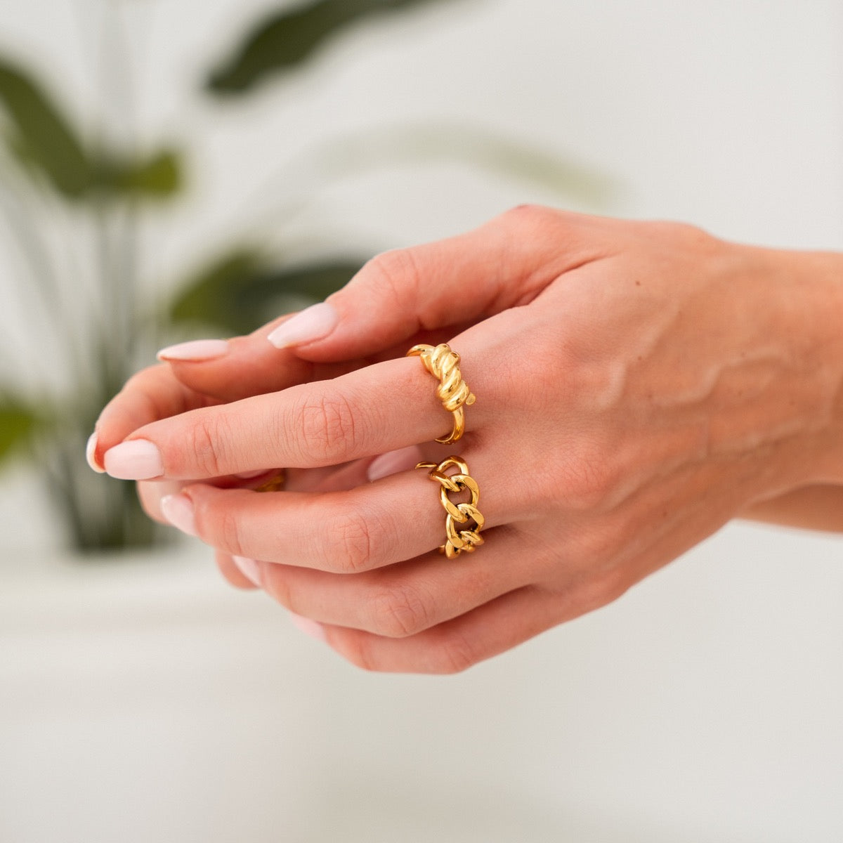 Mika – Bague Chaîne Ajustable Dorée