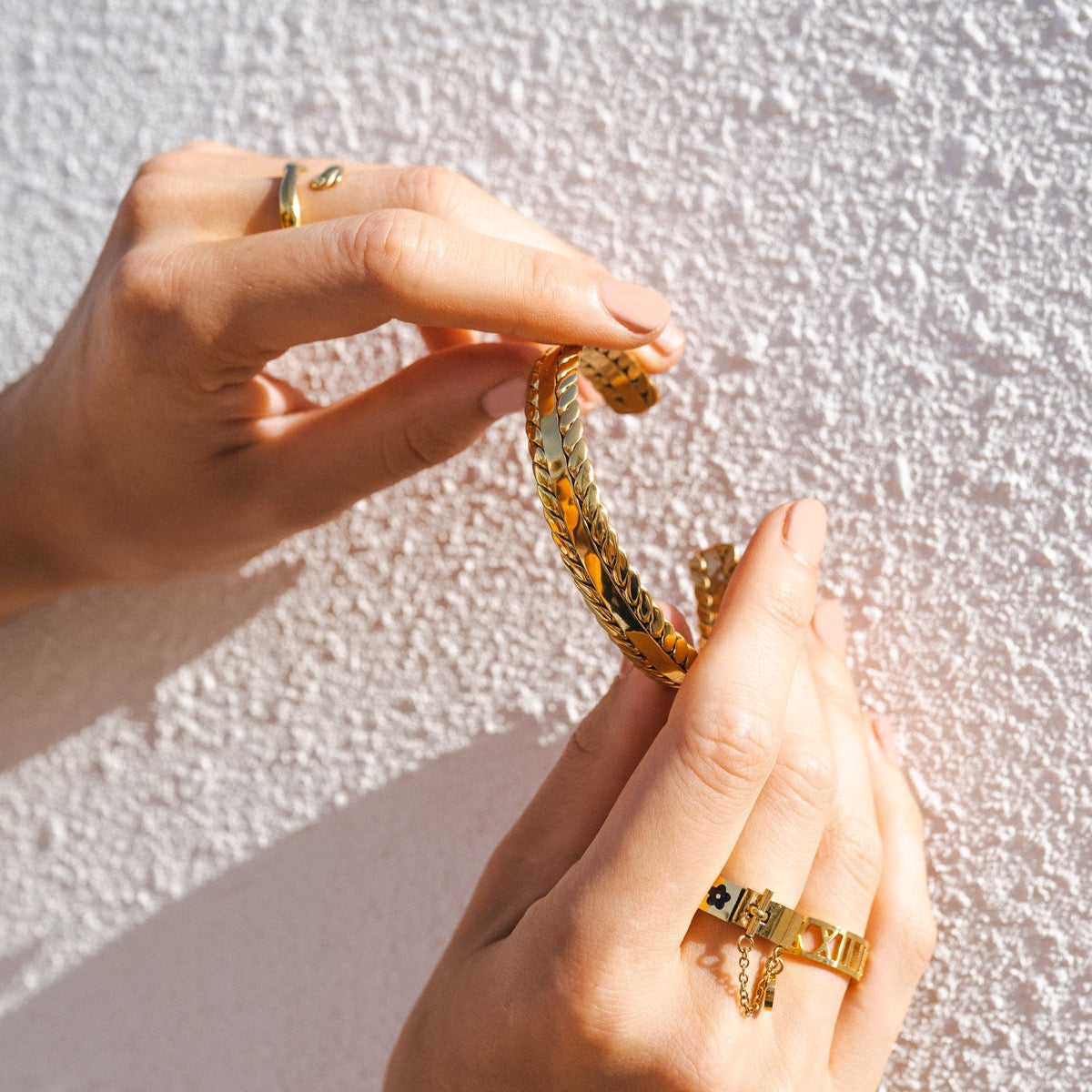 Anaya – Bracelet Jonc Feuilles Tressées