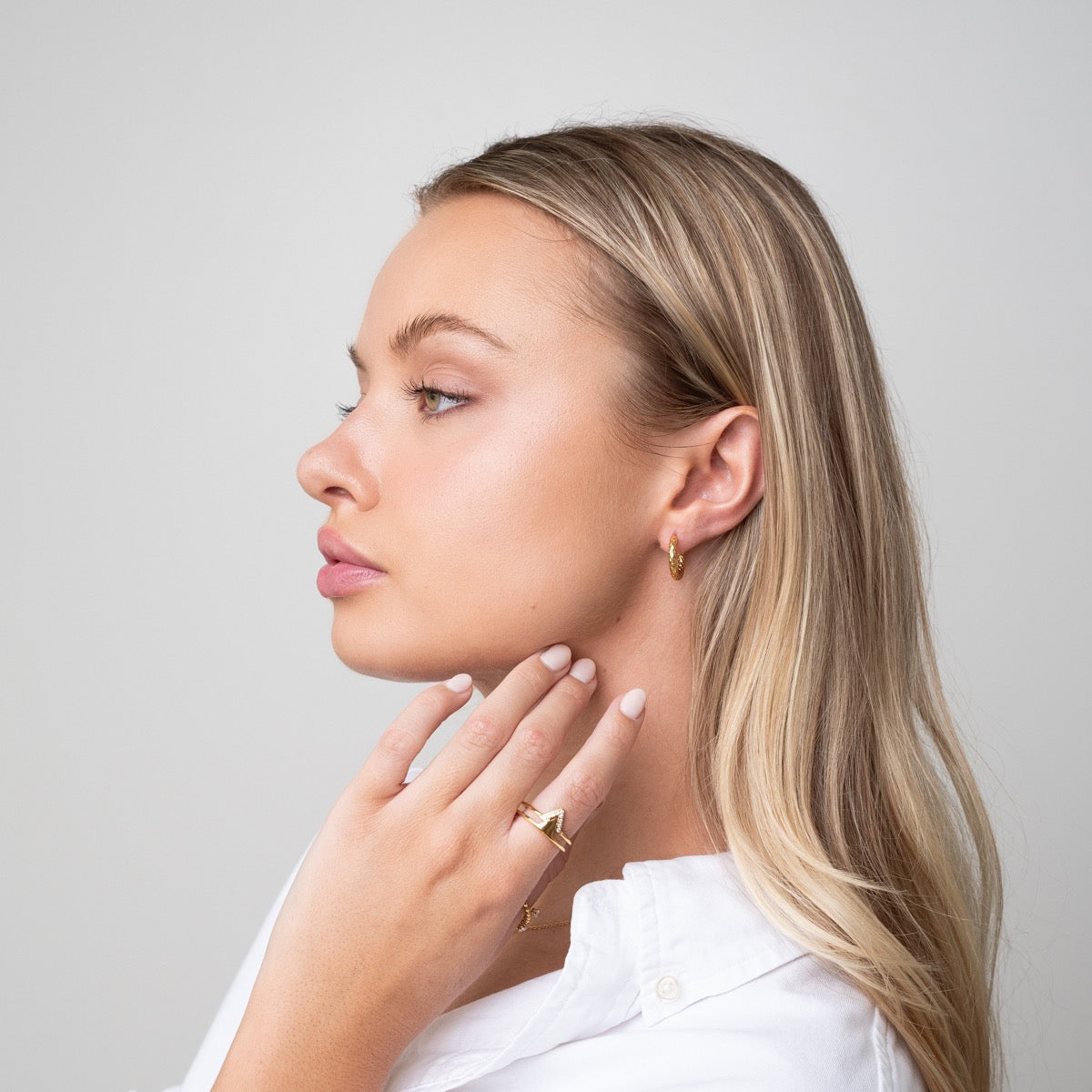 Kelly – Boucles Huggie Texturées