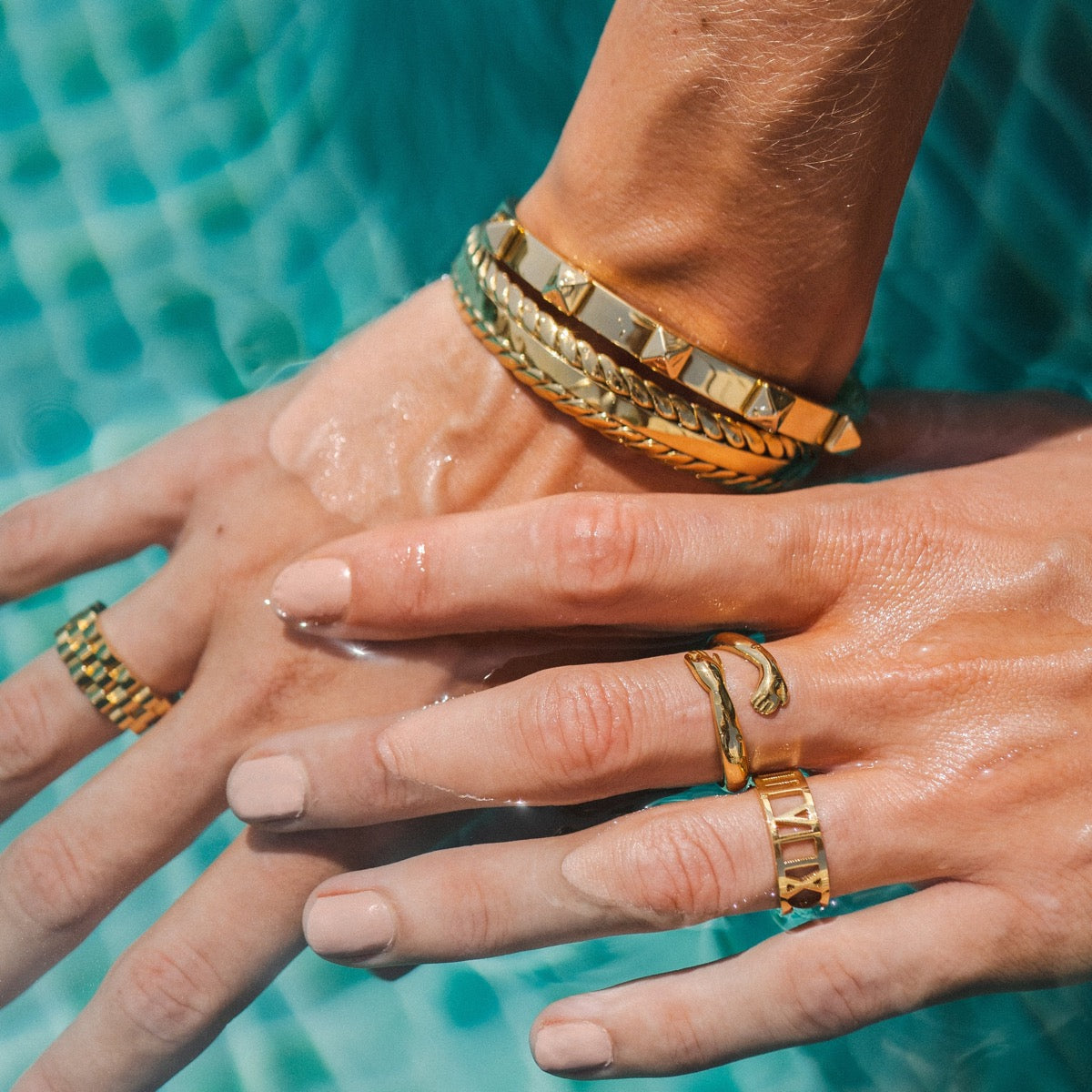 Anaya – Bracelet Jonc Feuilles Tressées