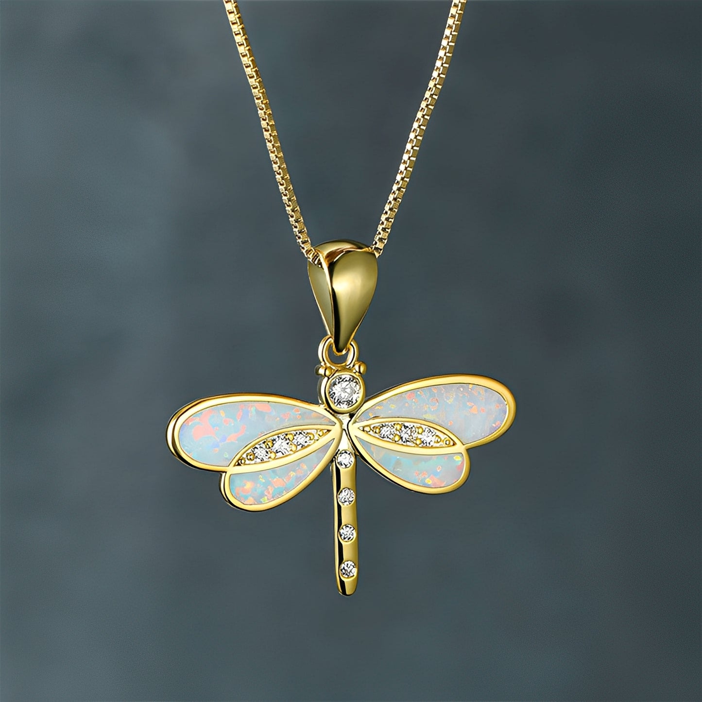 Priya – Collier Libellule Doré avec Opale