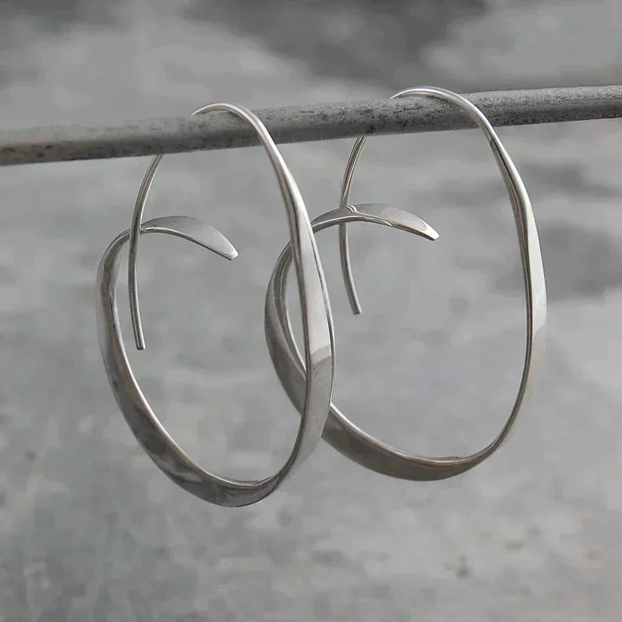Lora – Boucles d’Oreilles Spirales Élégantes