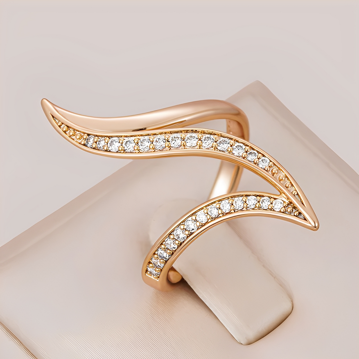 Valerie – Bague Aurora Géométrique Élégante