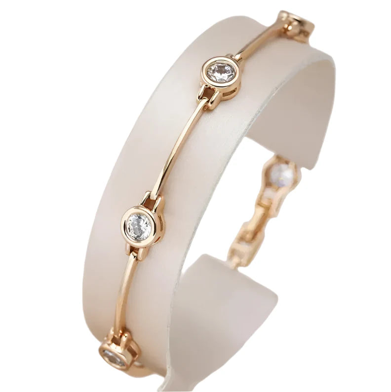 Aveline – Bracelet Charm Délicat en Or avec Zirconia