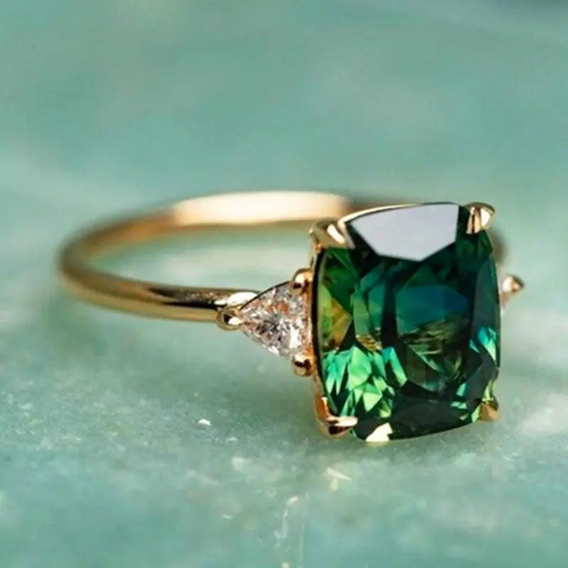 Beauté Émeraude Carrée – Bague à l'élégance intemporelle