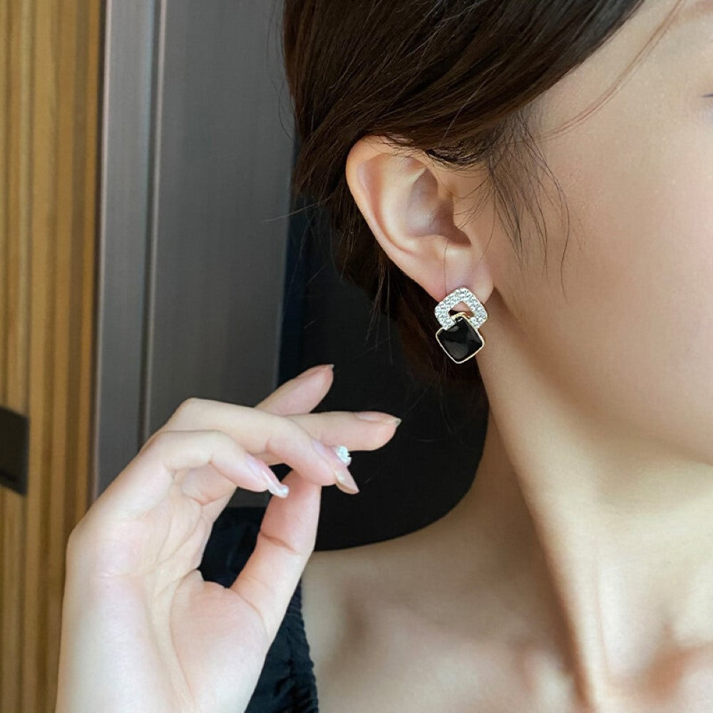 Les boucles d'oreilles géométriques - Boucles d'oreilles en zircon noir