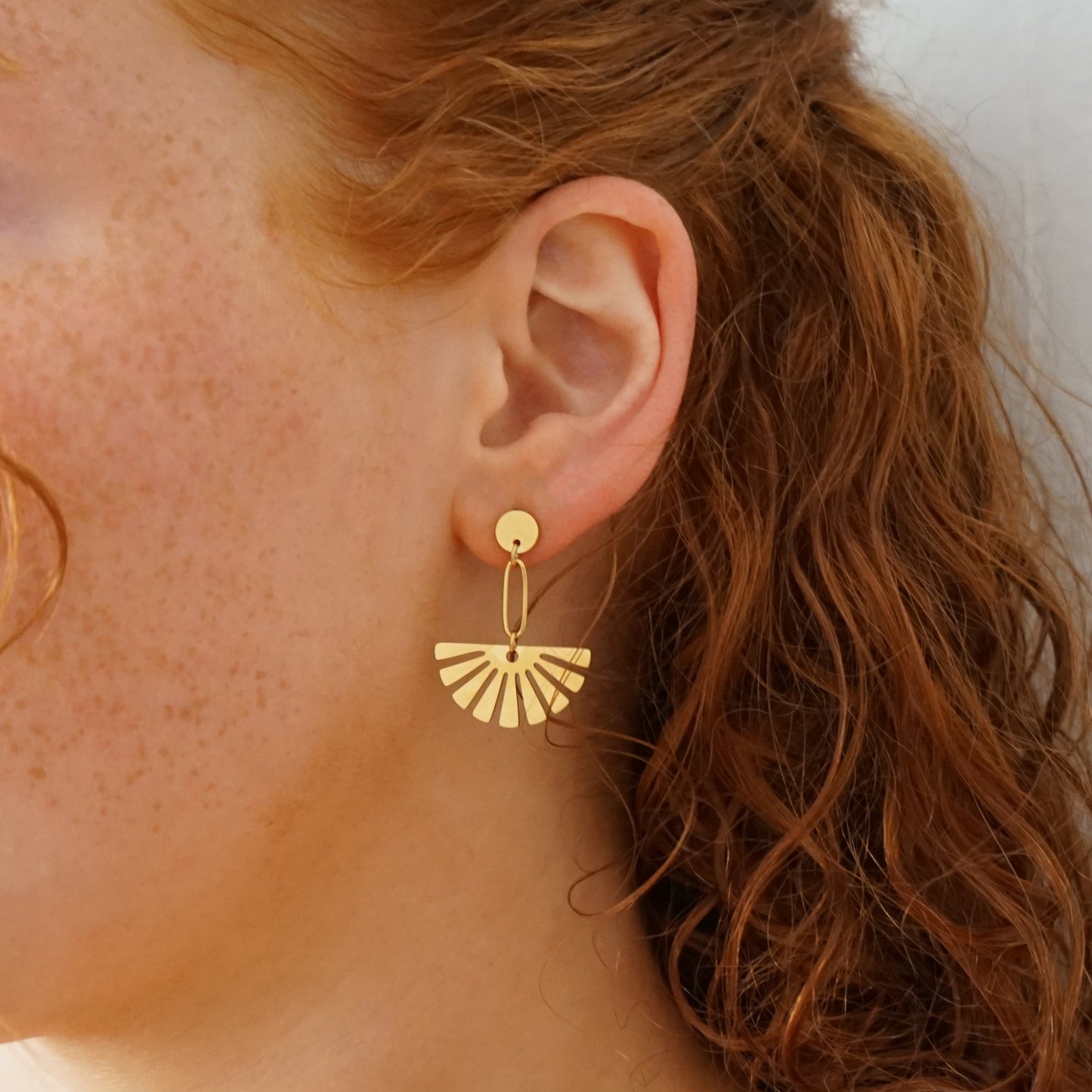 Clous d'oreilles Floral Drop - Boucles d'oreilles en forme d'éventail