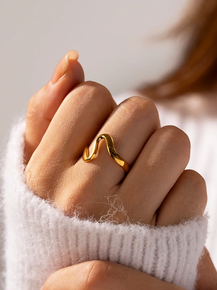 Sylvia – Bague Vague Dorée