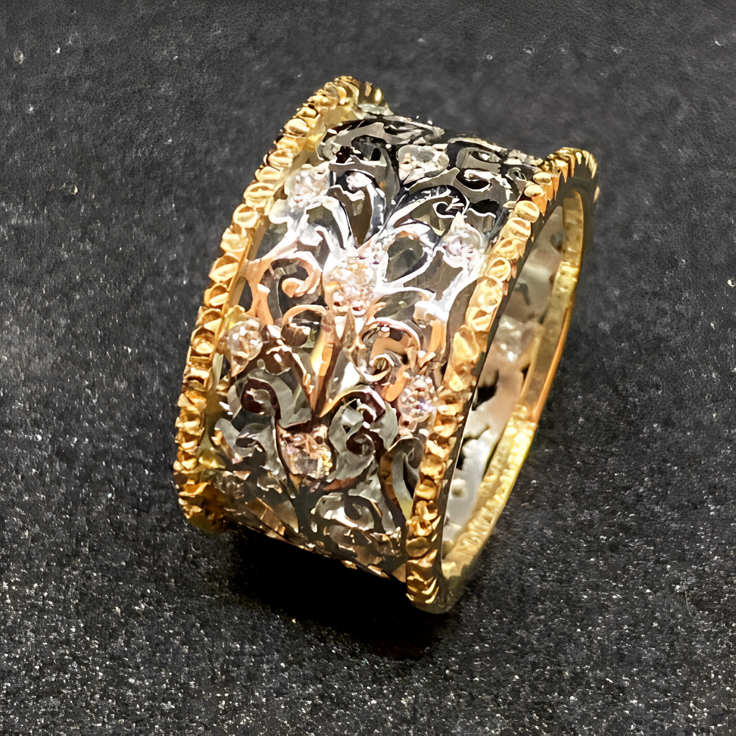 Mika – Bague Vintage en Zirconium Forme Lierre