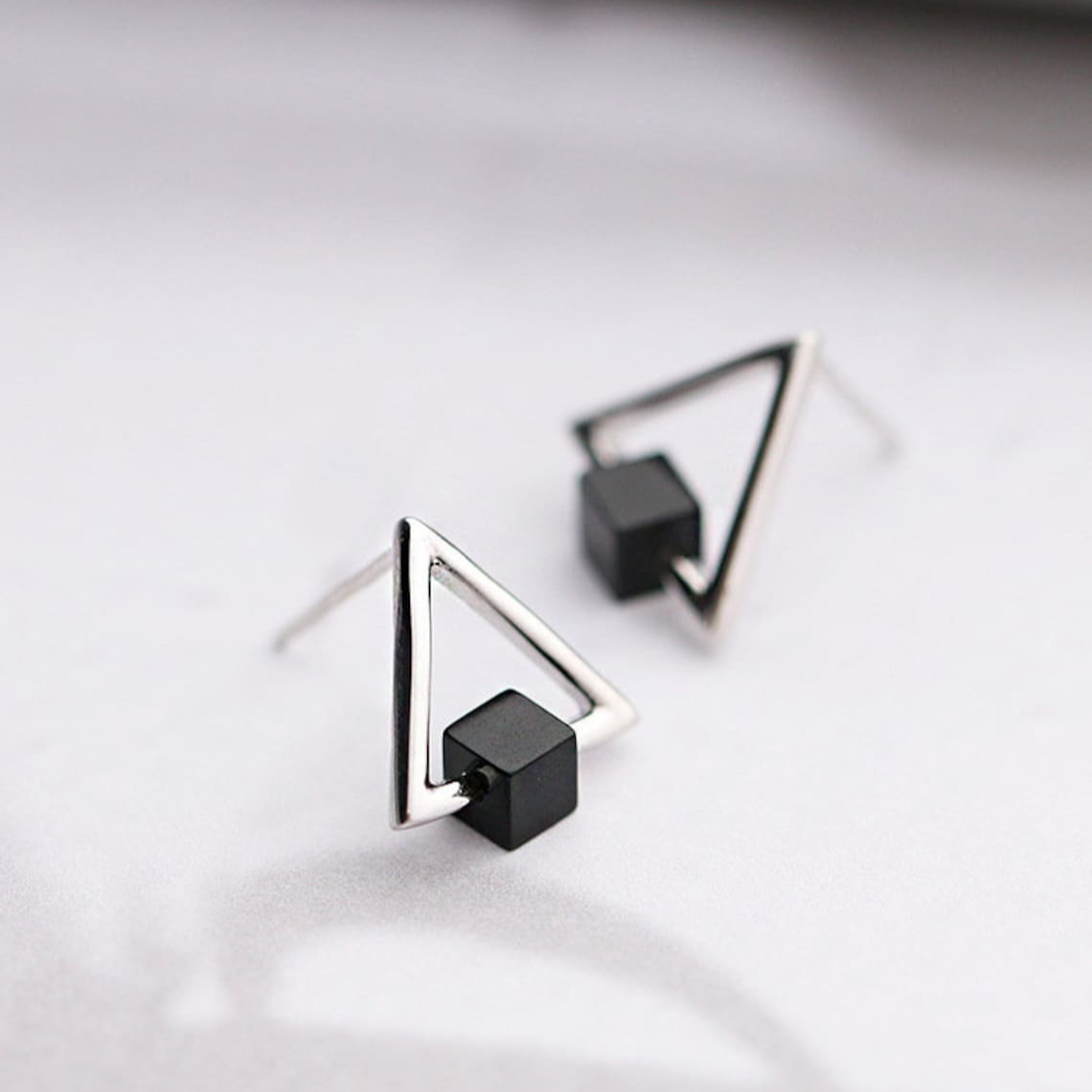 Géométriques Triangles - Boucles d'oreilles Cube Noir