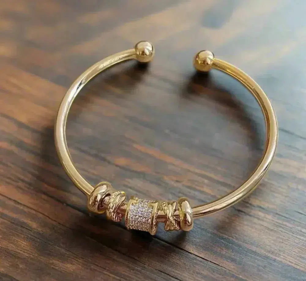 Solène – Bracelet Charm Chic en Or