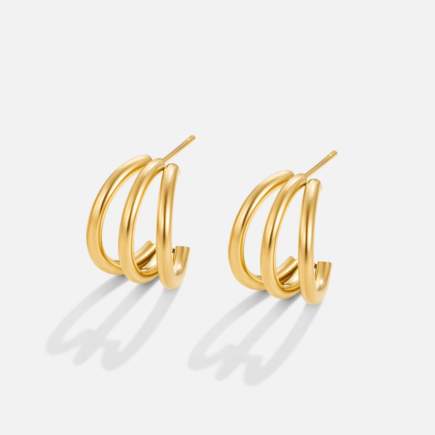 Anaya – Boucles d’Oreilles Créoles Triples Dorées