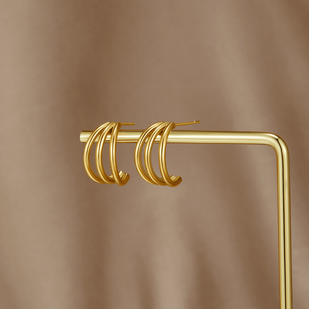 Anaya – Boucles d’Oreilles Créoles Triples Dorées