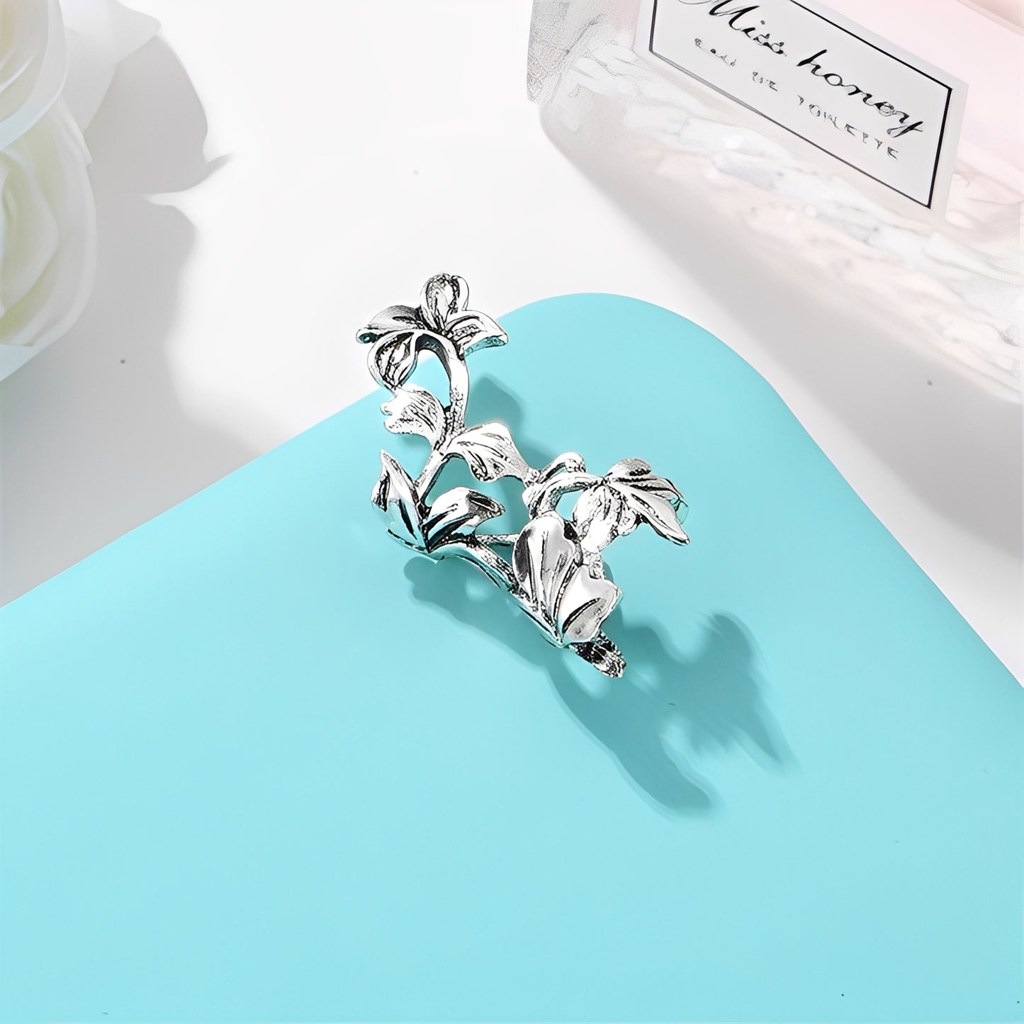 Amara – Boucles d’Oreilles Feuille en Argent