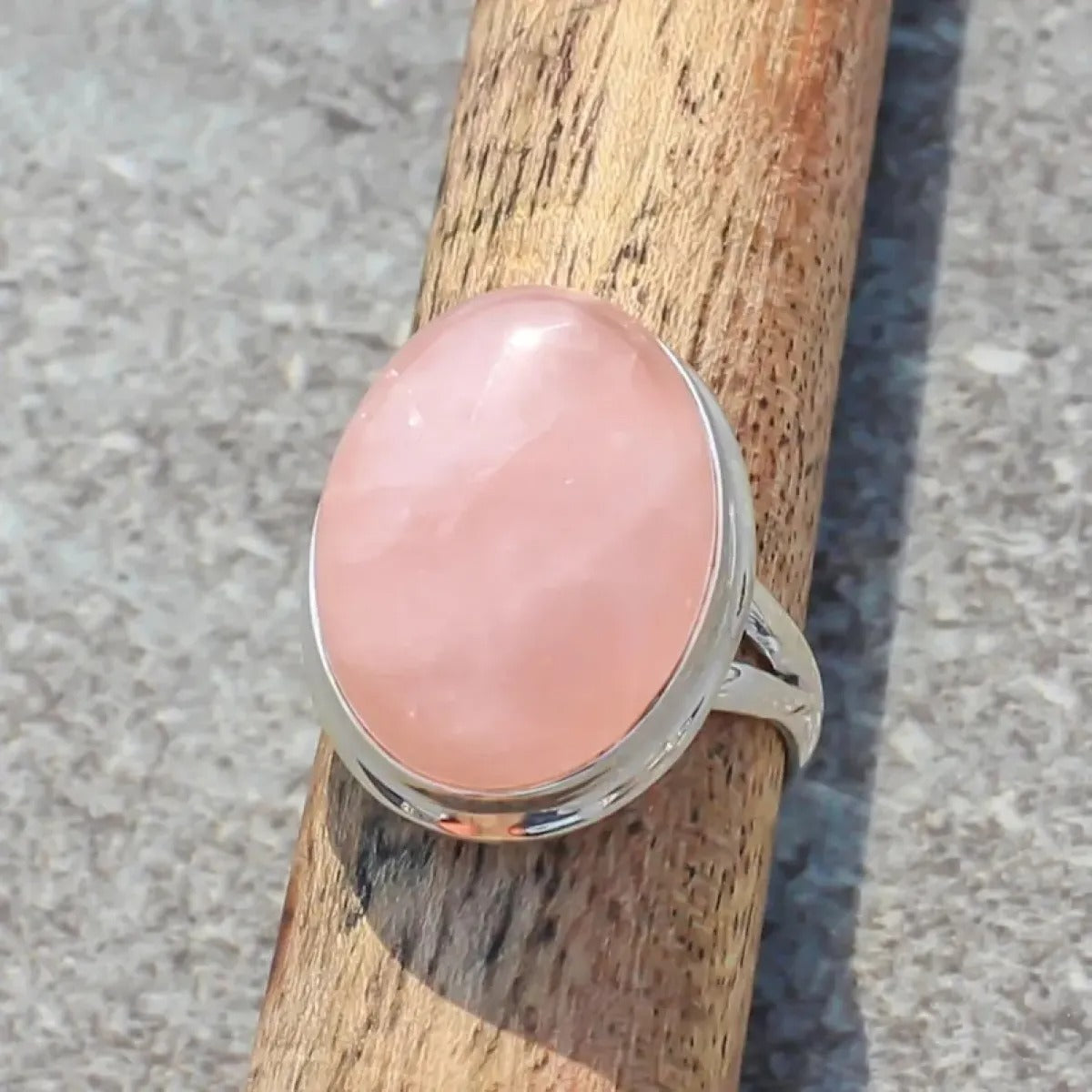 Rosalya – Bague Vintage en Argent et Quartz Rose